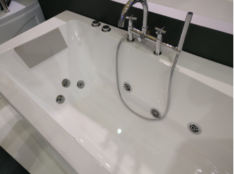 (2) C-463 (L)_2017 New Irregular Acrylic Whirlpool Massage Bath Tub with Separated Inner and Outer.png